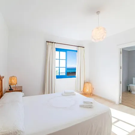 Galway Bay: Detached Lanzarote With Stunning Views Villa