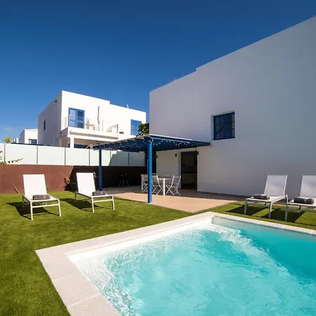 Galway Bay: Detached Lanzarote With Stunning Views * Playa Blanca (Lanzarote)