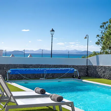 Villa Galway Bay: Detached Lanzarote With Stunning Views Playa Blanca (Lanzarote)