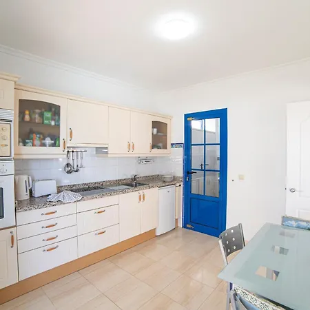 Galway Bay: Detached Lanzarote With Stunning Views *