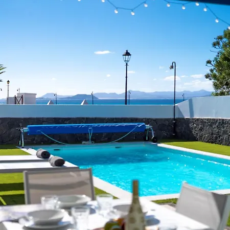 Villa Beautiful Detached Lanzarote 3 Bedrooms Stacruz Bay Stunning Views & Close To Amenities Playa Blanca