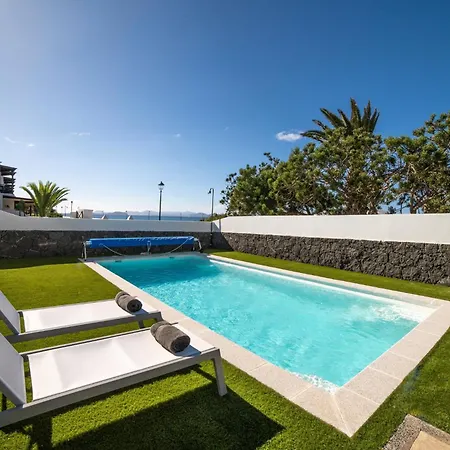 Villa Galway Bay: Detached Lanzarote With Stunning Views Playa Blanca (Lanzarote)