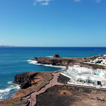 Galway Bay: Detached Lanzarote With Stunning Views * Playa Blanca (Lanzarote)