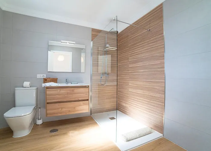 Galway Bay: Detached Lanzarote With Stunning Views Villa *